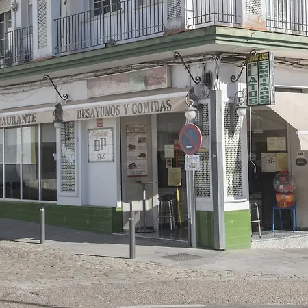 בית הארחה Dp El Pilar מונסטריו